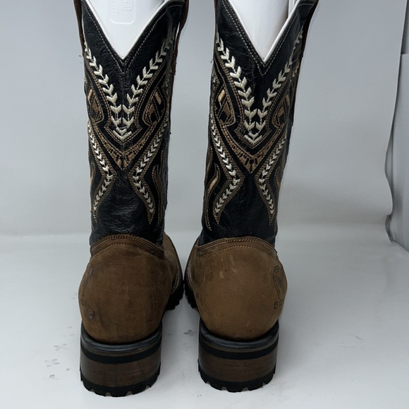 Custom Cowboy Boots - Picture 4 of 12